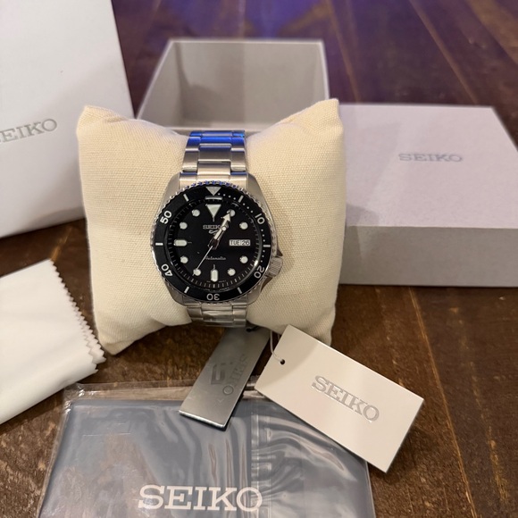 Seiko Dress Watch SRPD55K1, Silver 42mm, Modern - Picture 2 of 12